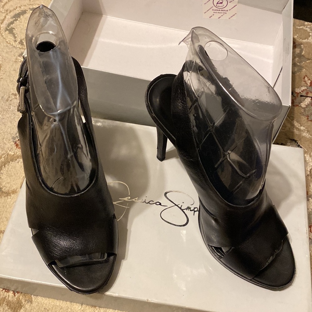Shoes - Picture 2 of 3